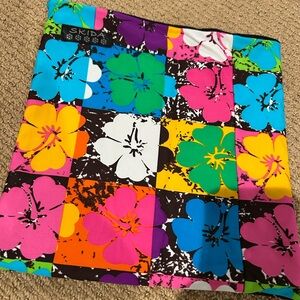 SKIDA Neckwarmer. Beautiful, colorful pattern, very warm and stylish. Like new